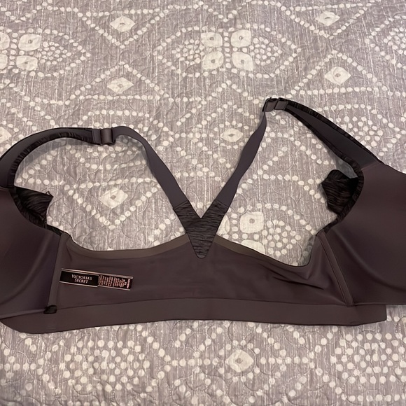 Victoria’s Secret Sport Bra 34DD - Picture 3 of 5